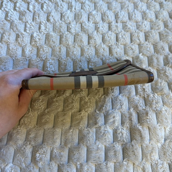 EUC Burberrys Vintage Clutch / Wallet! - Picture 5 of 7